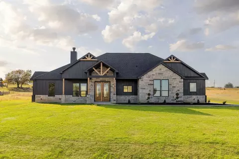 2004 Meadows Ln, Poolville, TX 76487