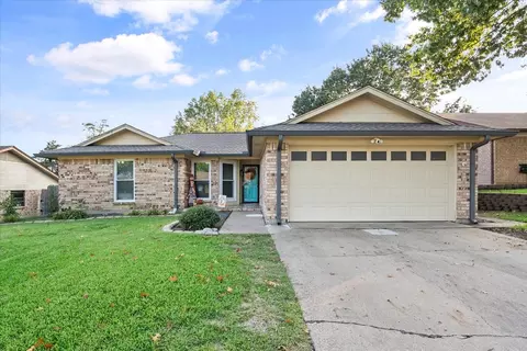 6512 Alta Vista Dr, Watauga, TX 76148