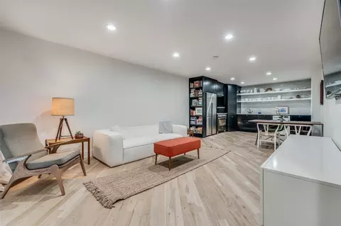 5305 Fleetwood Oaks Ave #273, Dallas, TX 75235