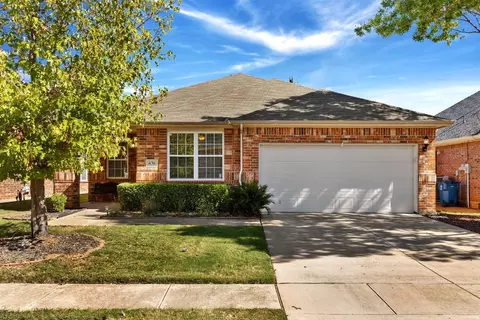 636 Montgomery Dr, Lake Dallas, TX 75065