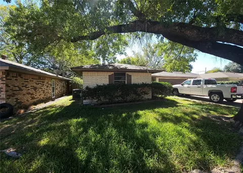 2314 10th St, Irving, TX 75060