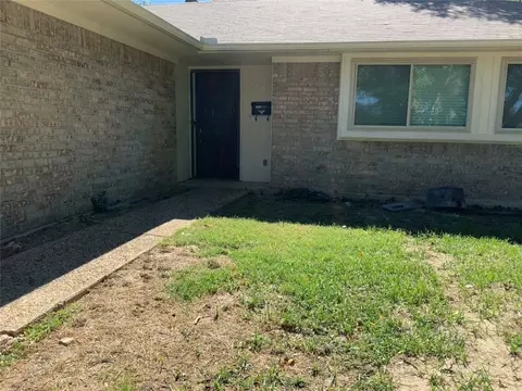 610 Scottsboro Ln, Dallas, TX 75241