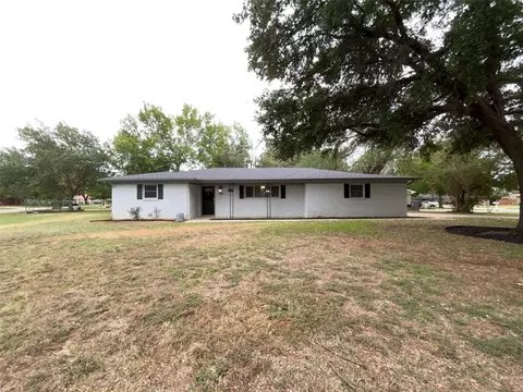 232 Arcadia St, Hurst, TX 76053