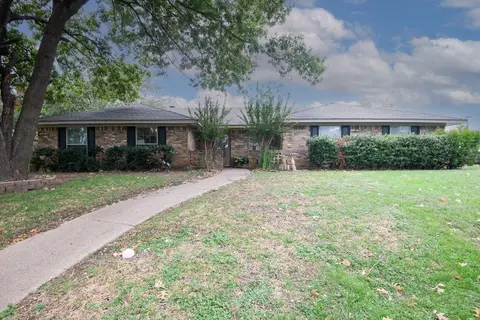 441 Gingerbread Ln, Waxahachie, TX 75165