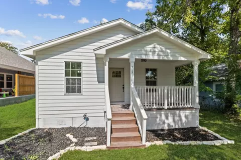 513 W Bond St, Denison, TX 75020
