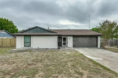 1018 Quebec Dr, Garland, TX 75040