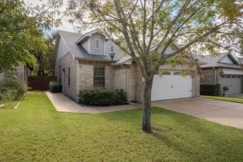 2208 Cobblestone Ct, Granbury, TX 76049