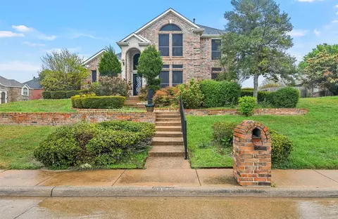 112 S Laurel Springs Dr, Desoto, TX 75115