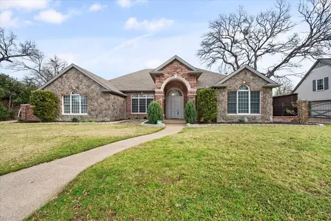 4208 Riverhollow Dr, Fort Worth, TX 76116