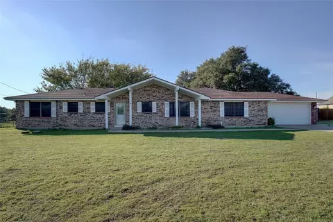 2004 Adams Ln S, Azle, TX 76020