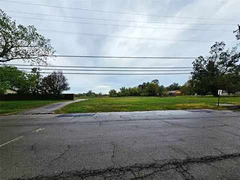 1008 College St, Sulphur Springs, TX 75482