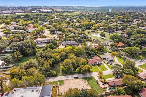 8 Legend Rd, Benbrook, TX 76132