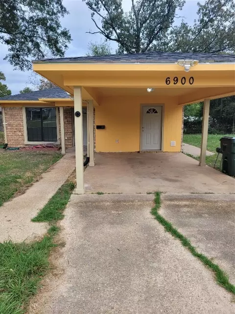 6900 Gold Leaf Cir, Shreveport, LA 71109