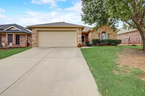 7252 Decoy Ln, Fort Worth, TX 76120