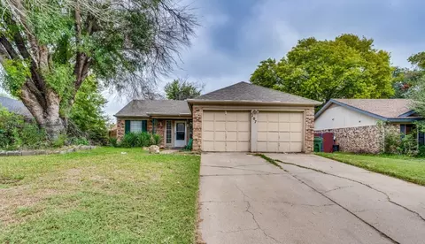 107 Juniper Dr, Arlington, TX 76018
