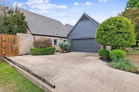 9515 Summerhill Ln, Dallas, TX 75238
