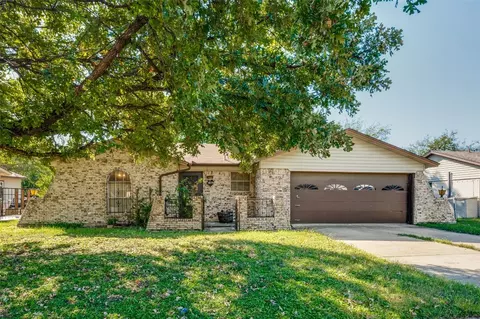 5824 Saramac Dr, Watauga, TX 76148