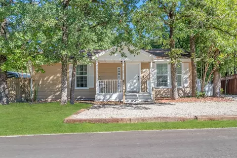 404 Indian Oaks Trl, West Tawakoni, TX 75474