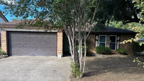 4105 Cypress Springs Dr, Arlington, TX 76001