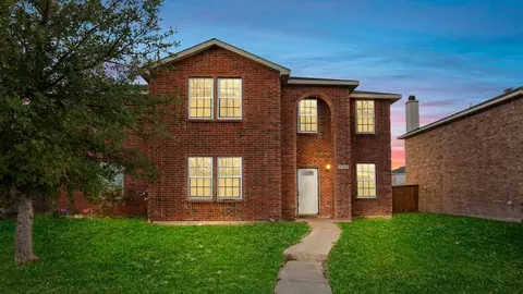 3141 Crimson Clover Dr, Lancaster, TX 75134