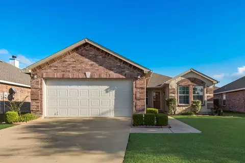 1425 Amber Ct, Burleson, TX 76028