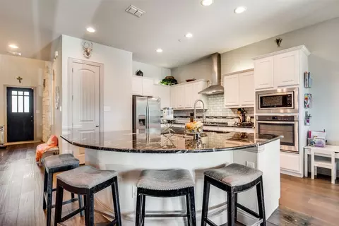 1001 Cadbury Ln, Forney, TX 75126