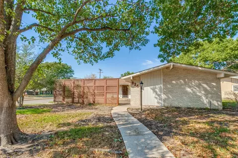 924 Meadow View Dr, Richardson, TX 75080
