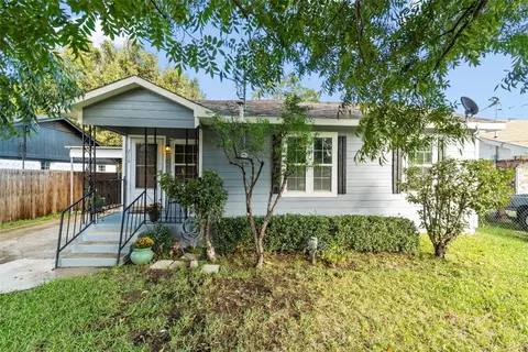 2114 Aggie Dr, Grand Prairie, TX 75051