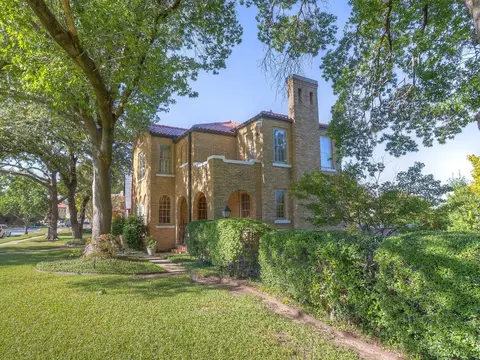 2331 Medford Ct E, Fort Worth, TX 76109