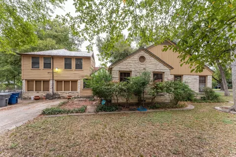 1349 Cedar Oaks Blvd, Dallas, TX 75216