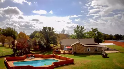 912 W Park Ave, Weatherford, TX 76086