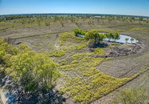 440 Alsdorf Rd, Ennis, TX 75119