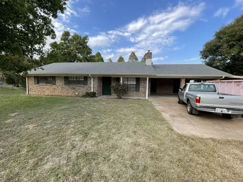6838 Red Oak Cir, Athens, TX 75752