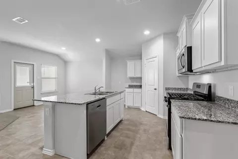 548 Bronze Cir E, Springtown, TX 76082 photo 6