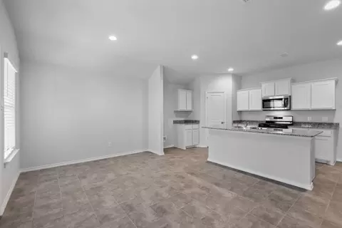 548 Bronze Cir E, Springtown, TX 76082 photo 11