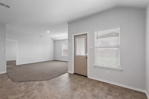 548 Bronze Cir E, Springtown, TX 76082 photo 14