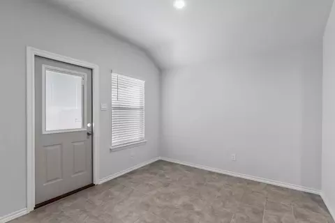 548 Bronze Cir E, Springtown, TX 76082 photo 13