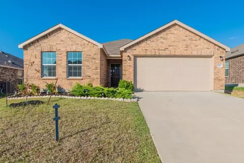 1413 Waggoner Dr, Aubrey, TX 76227