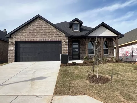 1315 Hickory Ct, Weatherford, TX 76086