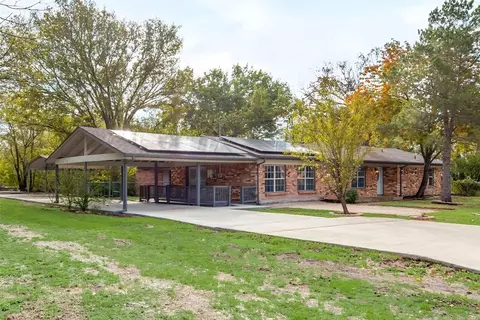 4508 Hodgkins Rd, Lake Worth, TX 76135