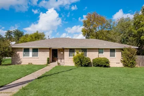 401 E Lanett Dr, Desoto, TX 75115