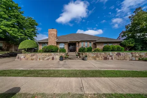 2305 Sheffield Sq, Carrollton, TX 75007