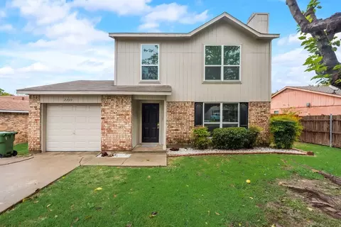 2209 Foxcroft Ln, Arlington, TX 76014