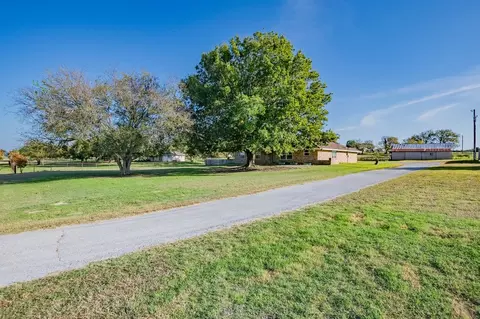 950 Pimlico Dr, Midlothian, TX 76065