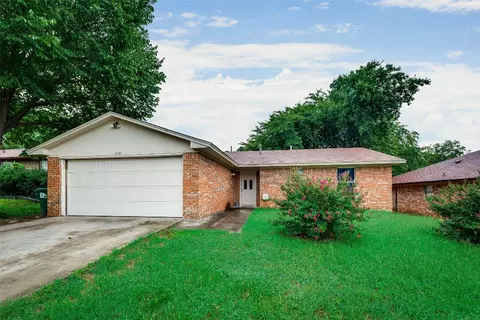 1920 Paisley St, Denton, TX 76209