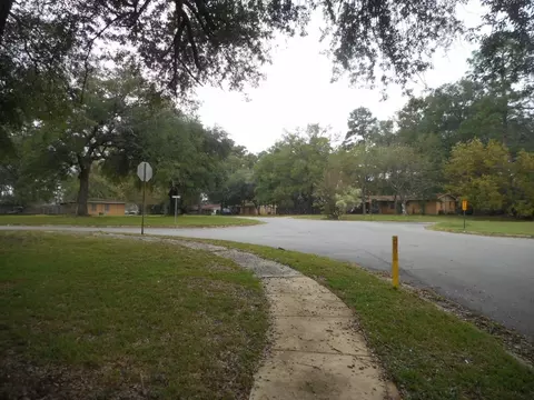 505 Center Park Dr, Springhill, LA 71075 photo 4