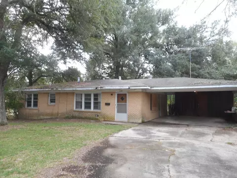 505 Center Park Dr, Springhill, LA 71075