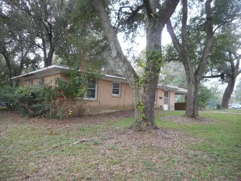 505 Center Park Dr, Springhill, LA 71075 photo 3