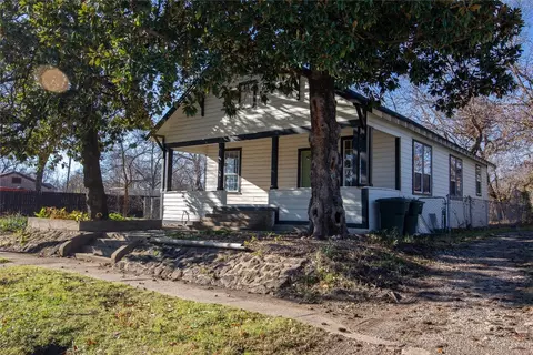 1130 S Montgomery St, Sherman, TX 75090