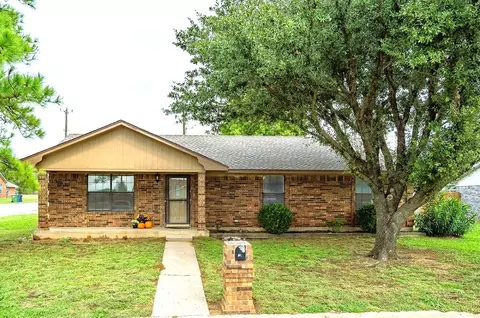 301 Tammy Ct, Collinsville, TX 76233